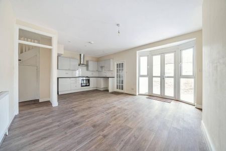 3 bedroom terraced house to rent - Photo 3