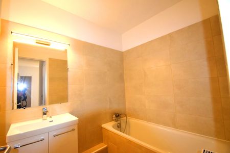 Location Appartement 3 pièces 65m² BASTIA 20600 - Photo 5