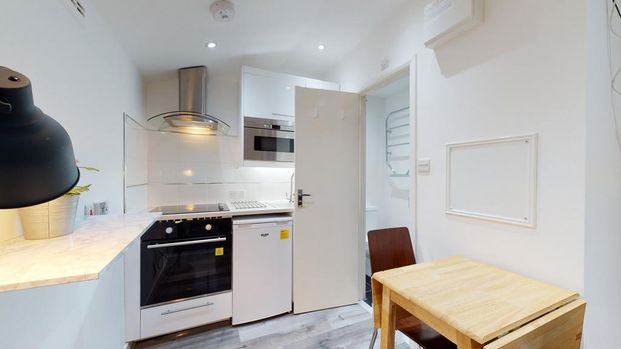 Studio to rent - Photo 1