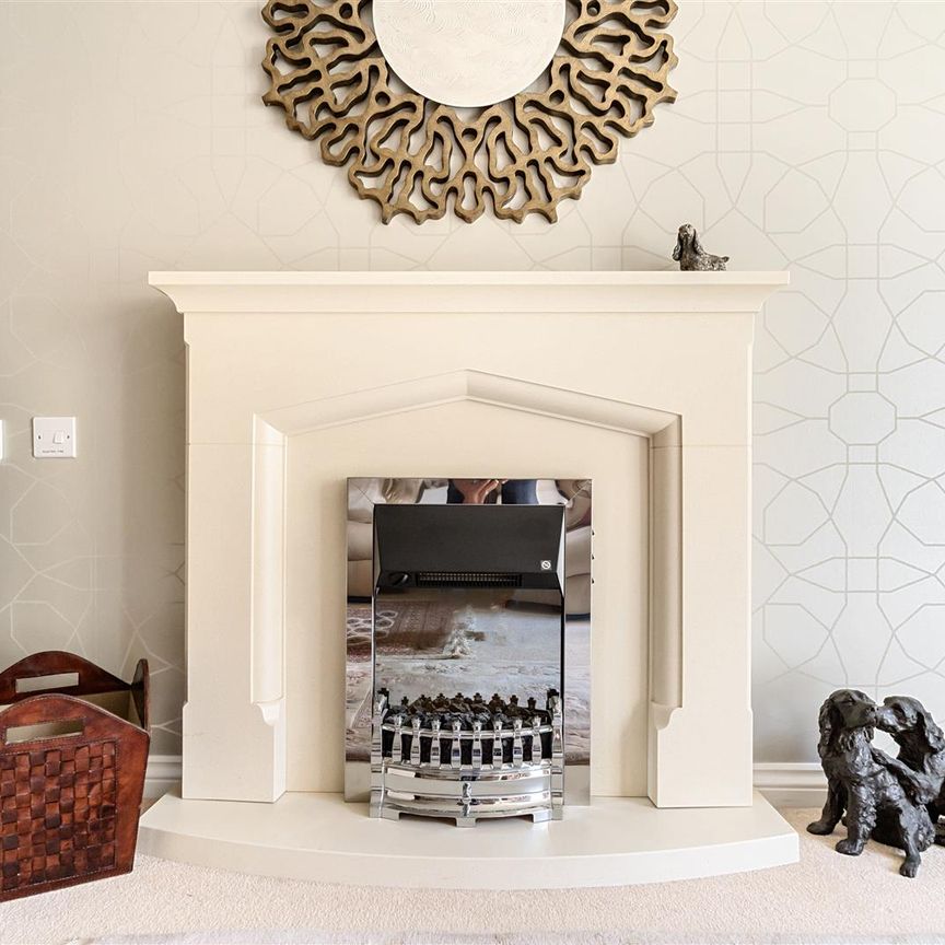 William Lodge, Malmesbury - Photo 1