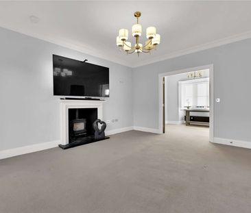 A beautifully appointed five bedroom detached home by PH Homes, set... - Photo 1