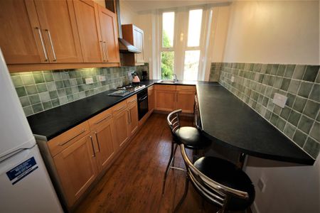 2 bedroom flat to rent - Photo 4