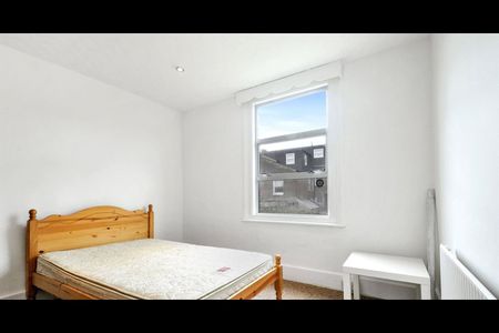 2 Bed Flat, Mortimer Road, NW10 - Photo 3