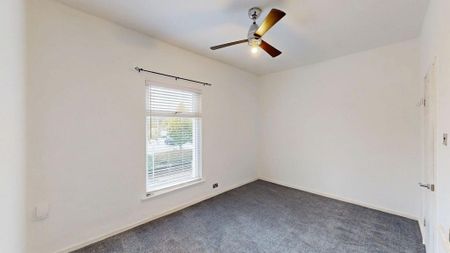 2 bedroom end of terrace house to rent - Photo 4