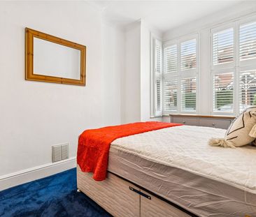 Southfield Road, Chiswick, London, W4 flat to rent - Photo 1