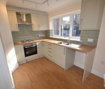 3 bedroom flat to rent - Photo 5