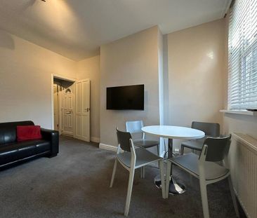 3 bedroom terraced house to rent - Photo 3