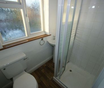 2 bedroom semi-detached house to rent - Photo 3