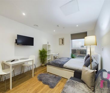 Studio to rent - Photo 2