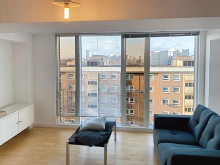 2 bedroom flat to rent - Photo 2