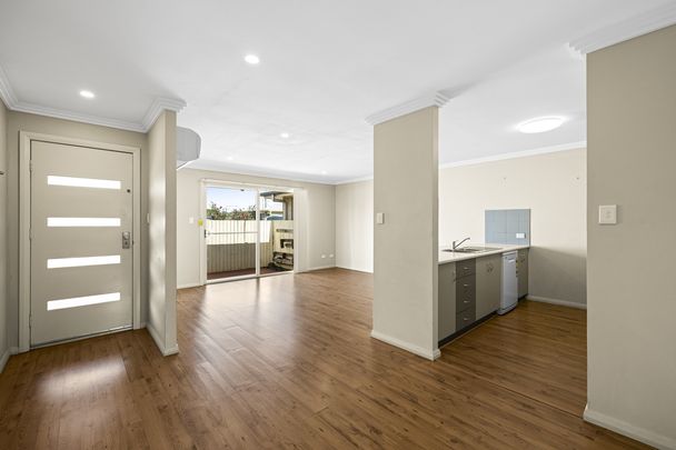 2/7B Eiser Street, Harristown QLD 4350 - Apartment For Rent - $460 | Domain - Photo 1