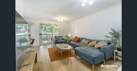 Sophisticated, Spacious and Super Quiet Position - FULLY FURNISHED - Photo 4