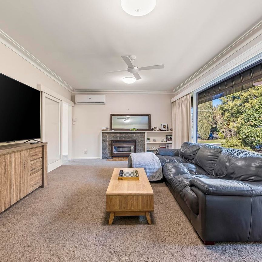 Spacious & Convenient Family Home in Alfredton - Photo 1