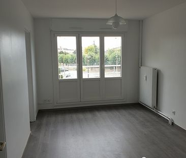 Appartement 1 pièce de 27 m² à Saint-Memmie (51470) - Photo 3