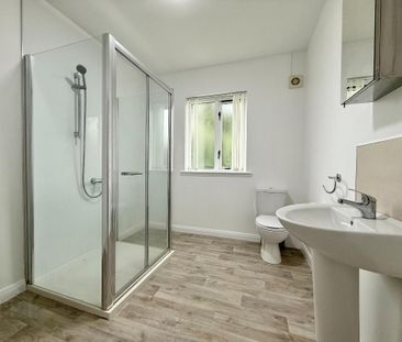 72 Lawnmount Crescent, Lisburn, BT27 4TU - Photo 5