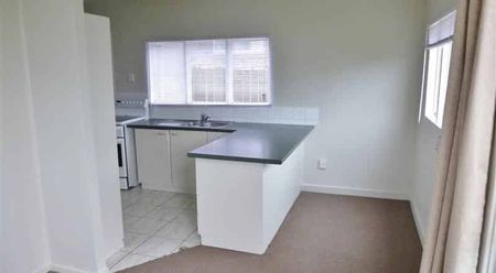 2 bed cutie!! - Photo 2