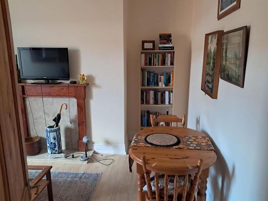 3 bedroom flat to rent - Photo 1