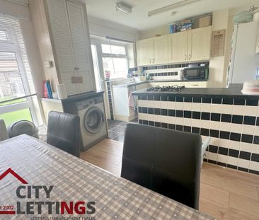 2 Bedroom Mid Terraced House - Photo 3