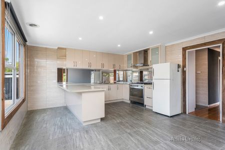 32 Whittaker Avenue, Laverton - Photo 2