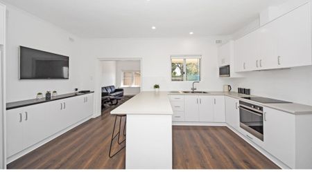 Magnificent family home, one not too miss! - Photo 3