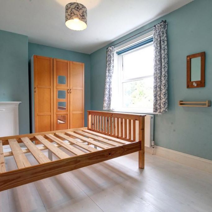 2 bedroom end of terrace house to rent - Photo 1