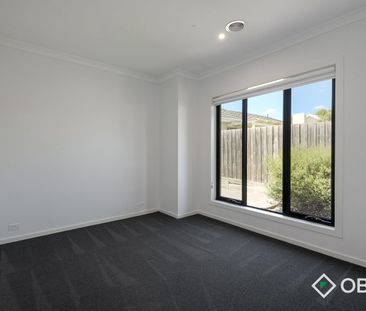 Modern 2-Bedroom Home in Prime Frankston Location - Photo 4