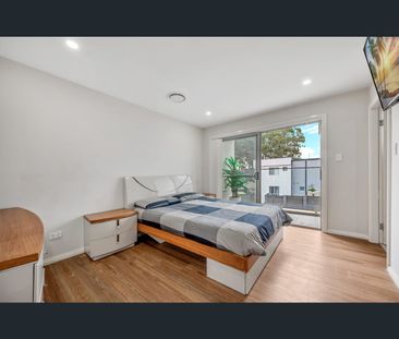 2 Holstein Close, Quakers Hill, NSW 2763 - Photo 4