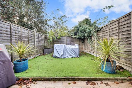 3 bedroom terraced house to rent - Photo 4