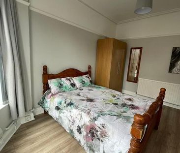 53 Haypark Avenue, Belfast, BT7 3FE - Photo 4