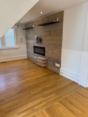 For Lease - 49 Sanford Street, Barrie, Ontario - Photo 1