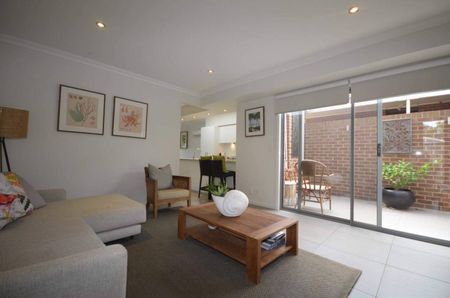 FULLY FURNISHED - UNAVAILABLE UNTIL AUGUST 2019 - Photo 2