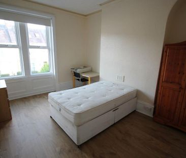 4 bedroom flat to rent - Photo 6