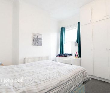 2 bedroom terraced house to rent - Photo 4