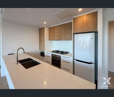SEMI-FURNISHED TWO-BEDROOM APARTMENT - Photo 5