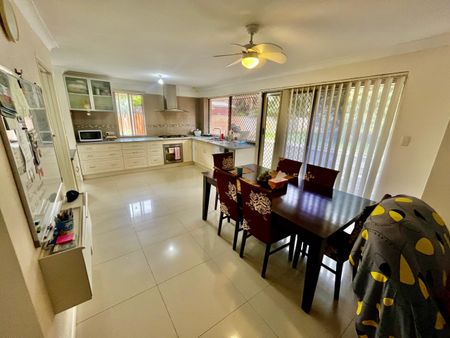 Huge Bedroom. Modern House. Top Locale. Walk to everything! - Photo 5