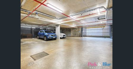 Prime Convenience, Spacious, Modern and Bright Apartment for Rent - Photo 3