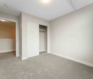 For Lease - 200 Ryan Reynolds Way, Orleans - Convent Glen and Area,... - Photo 6