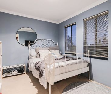 Port Kennedy - Photo 3