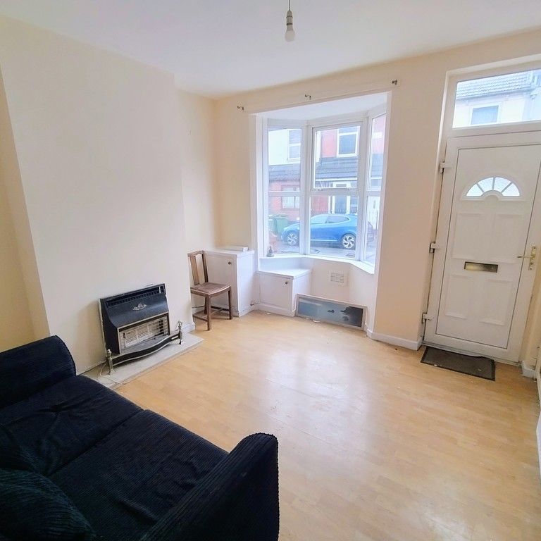 Hart Road, Wednesfield, Wolverhampton - Photo 1