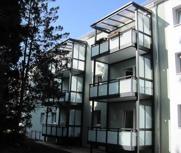 Renovierte 2,5 – Zimmer Wohnung mit Balkon in modernisierter Wohnan... - Foto 1