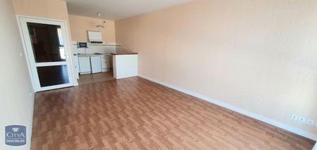 Location Appartement 2 pièces 54m² CHATEAUROUX 36000 - Photo 2