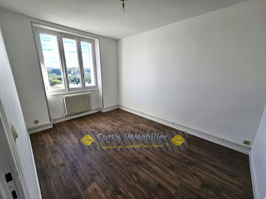 : Appartement 33 m² à SAINT JUST MALMONT - Photo 1