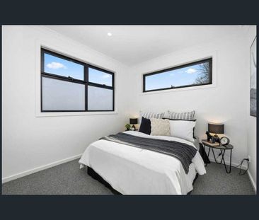 A Stylish Townhouse Designed for Comfortable Modern Living - Photo 6