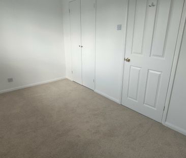 Sutton Close - Photo 4