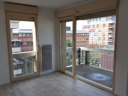 Location Appartement 2 pièces 53m² VALENCIENNES 59300 - Photo 4