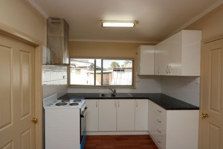 82 Nicholls Street, 2880, Broken Hill Nsw - Photo 4