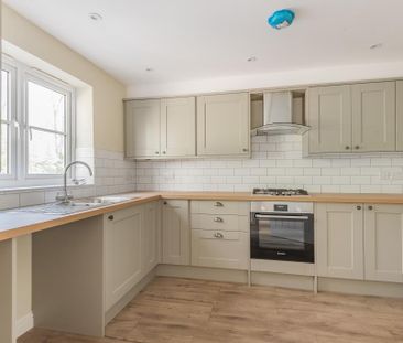 2 bedroom semi-detached house to rent - Photo 4