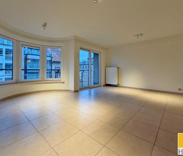 Opgefrist appartement op toplocatie - centrum Knokke - Photo 2