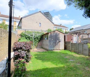 3 bedroom house to rent Freshfield Close, London, SE13 - Photo 1