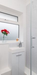 Gossops green 1 bedroom house to rent - Photo 4